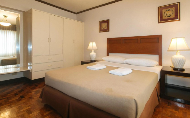 El Rico Suites