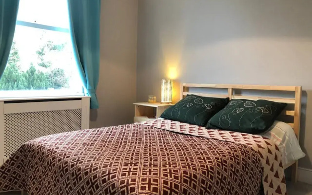 Double bedroom near Heathrow