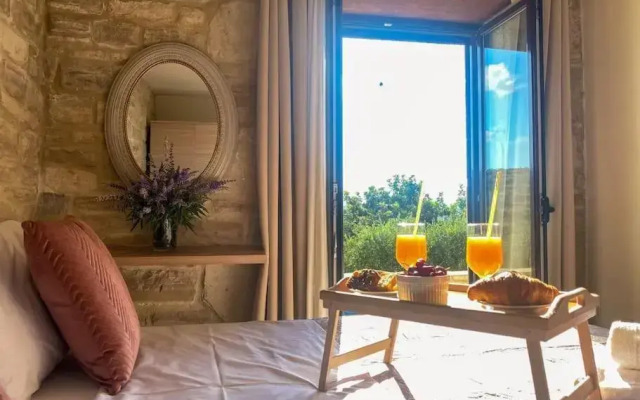 Olive Land - Γη Της Ελιας / Stone Villa.