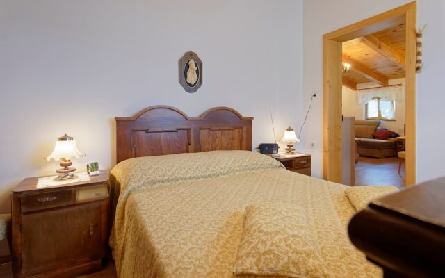 Casa Mira - Two Bedroom Holiday Home with Pool