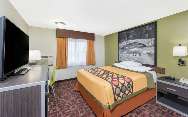 Super 8 by Wyndham Moberly MO