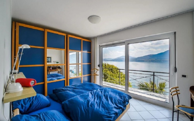 Diana Villa With Garden and Lake View in Oggebbio