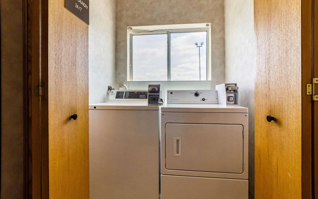 Econo Lodge Luverne I-90