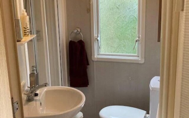 Cosy, Quiet Static Caravan, Mawgan Porth, St Eval