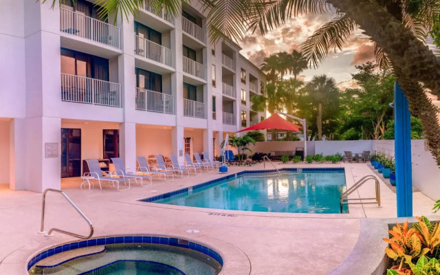 Courtyard by Marriott - Naples