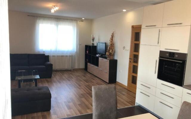 MK Apartment