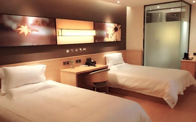 IU Hotels·Xidan Market Railway Station Wulumuqi – Guest Rooms – Urumqi