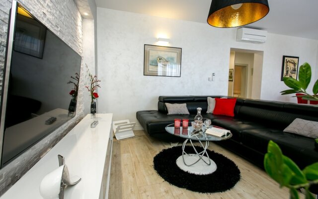 Luxury  Apartments Giovanni with  pool