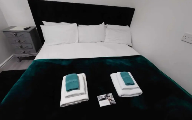 OYO High Tide Hotel