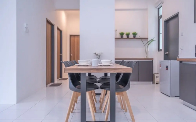 Oyo Home 89600 Marvelous 3Br Imperio