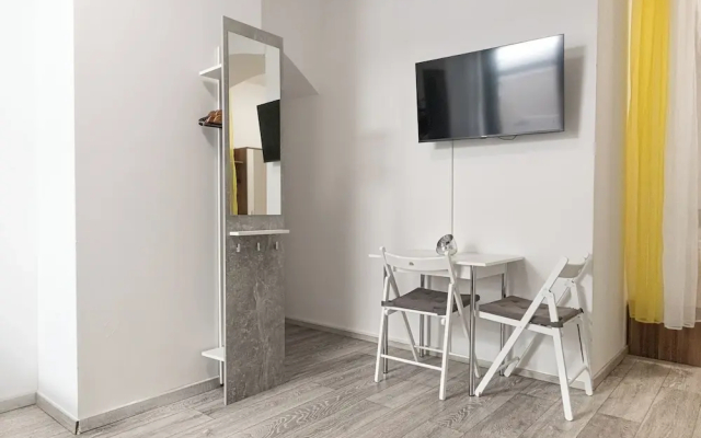 Elegant 3BR Apt Steps from Hauptbahnhof
