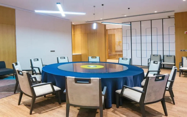 Holiday Inn Express Luanchuan