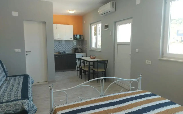 Studio apartman Palmira