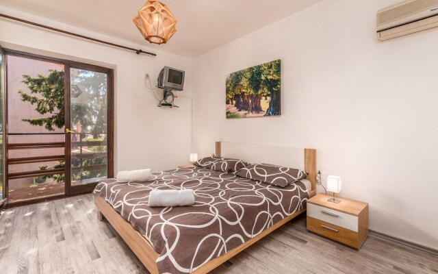 Beautiful Home in Krk With Wifi and 3 Bedrooms