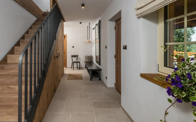 Villa With Pool in Hutisko-solanec