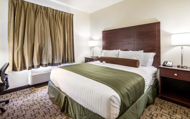 Cobblestone Hotel & Suites - Victor