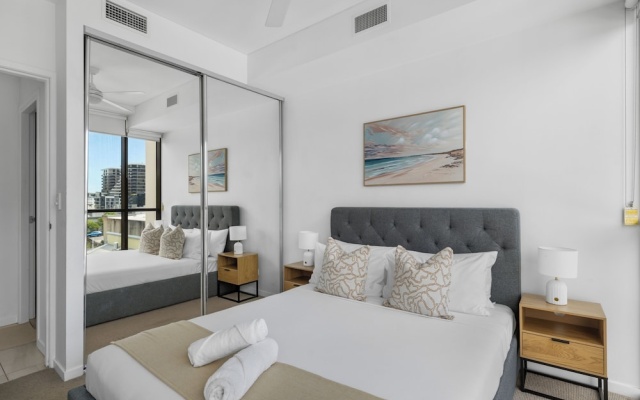 Sleek 2BRM Apartment at Aqua Newstead – Guest Rooms – Brisbane