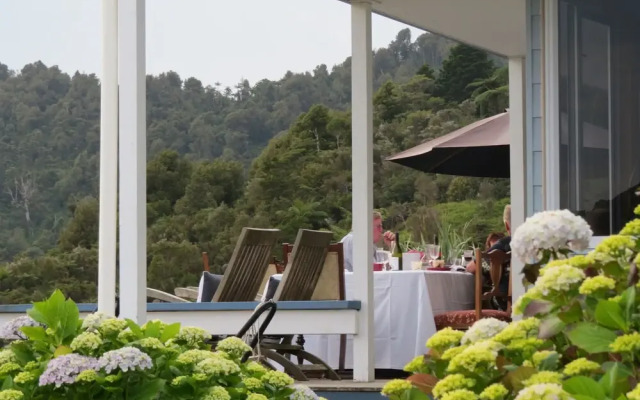 Nightingale Falls Farm Stay Retreat