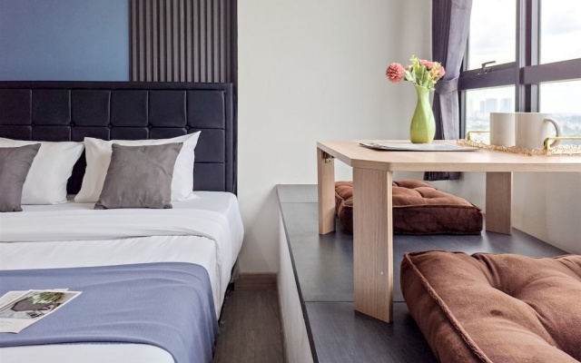 Blue Studio At Apartment Collins Boulevard