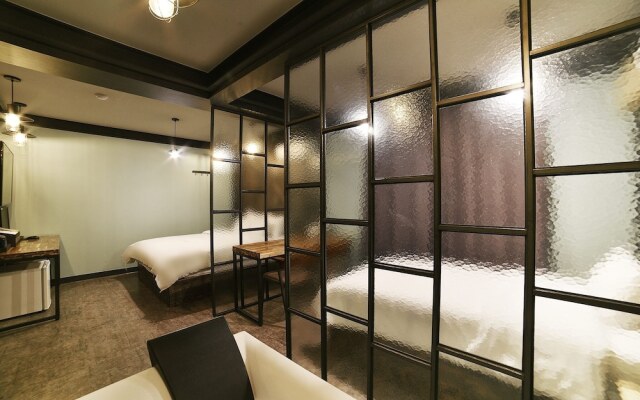 Yeosu 1st Avenue Hotel