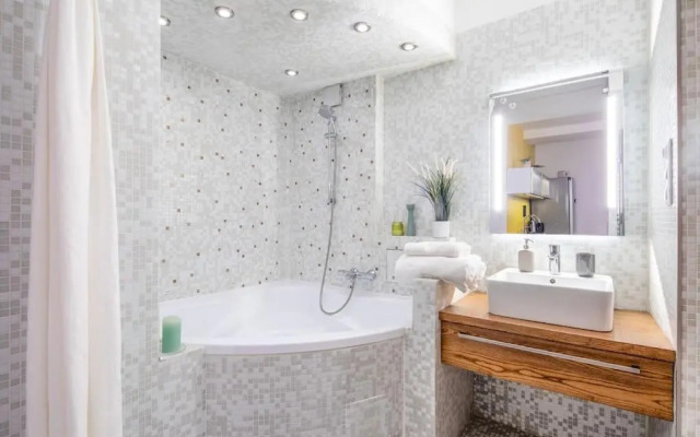 Cozy Apartment with Garden in the Castle District