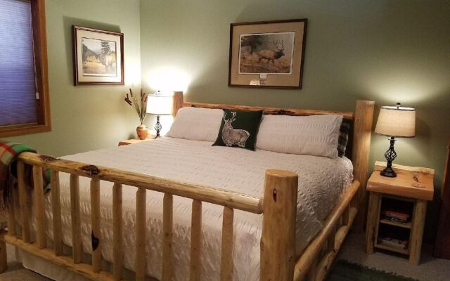 Two Bears Inn Bed & Breakfast