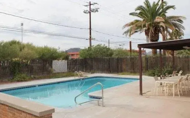 Frontier Motel