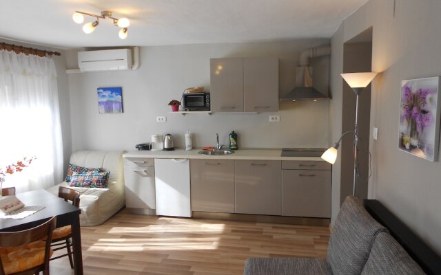 Apartments Modrina