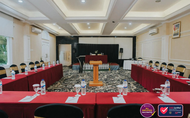 Adhiwangsa Hotel & Convention Hall
