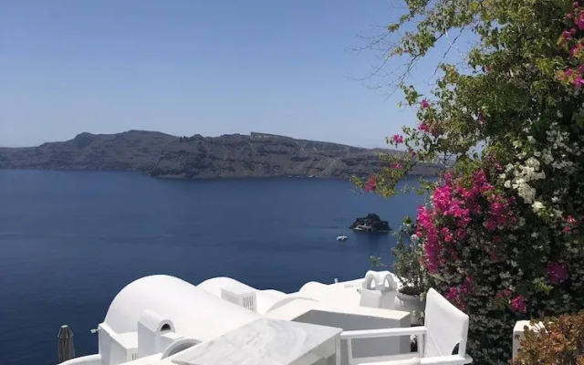 Oia Memories Suites