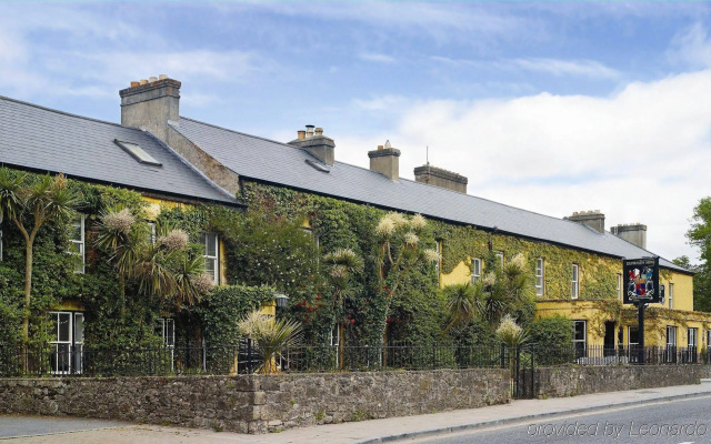 Dunraven Arms Hotel