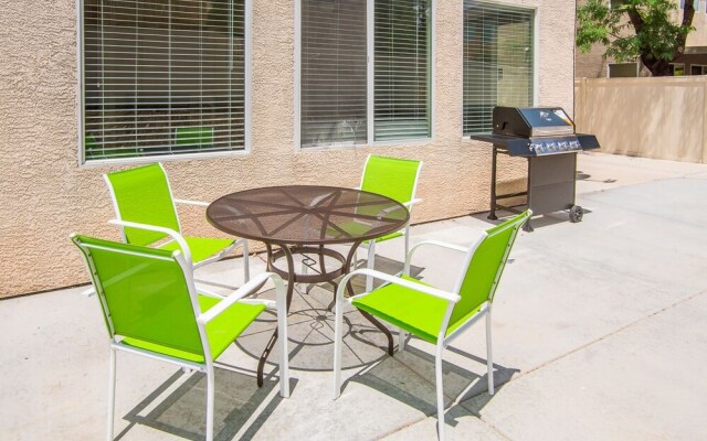 Grey High Roller - 4Bd 3Ba
