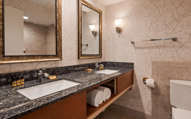 Best Western Plus Silver Saddle Inn