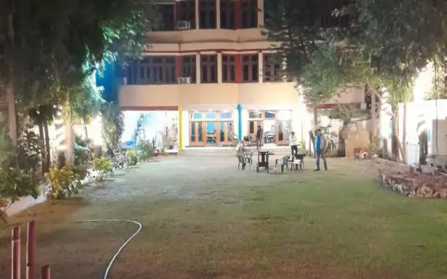 New Peacock Resort