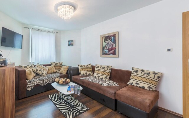 Stunning Apartment in Fazana With Wifi and 3 Bedrooms