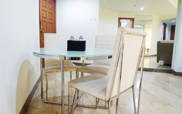 Spacious 2br Slipi Apartment Near Senayan