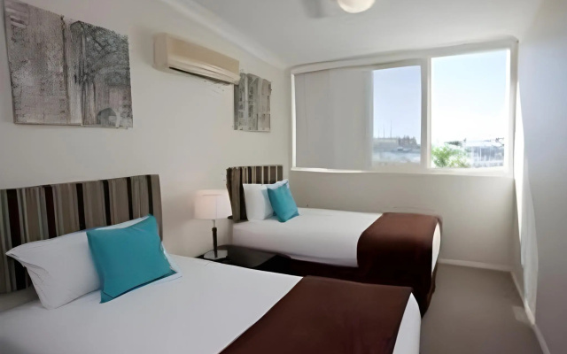 Mariners North Holiday Apartments – Guest Rooms – Townsville