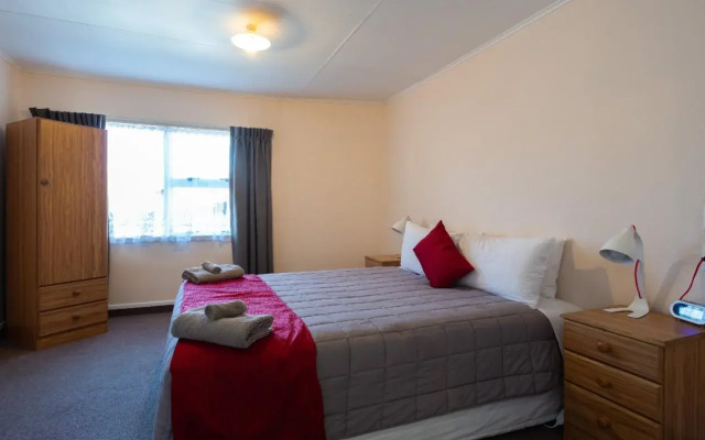 Golden Bay Motel