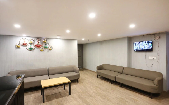 Fabhotel Aerosky Grand