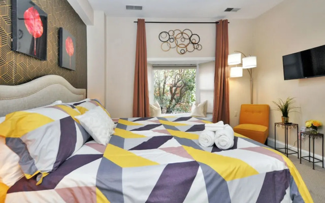 CH6 Beautiful Fully Furnished 2BR King Beds