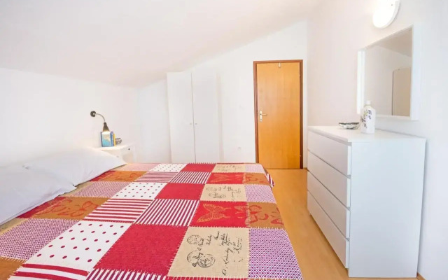 Apartment Njivice 5427b