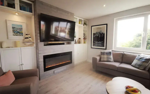 A Place With A View  - 2 bed village apartment