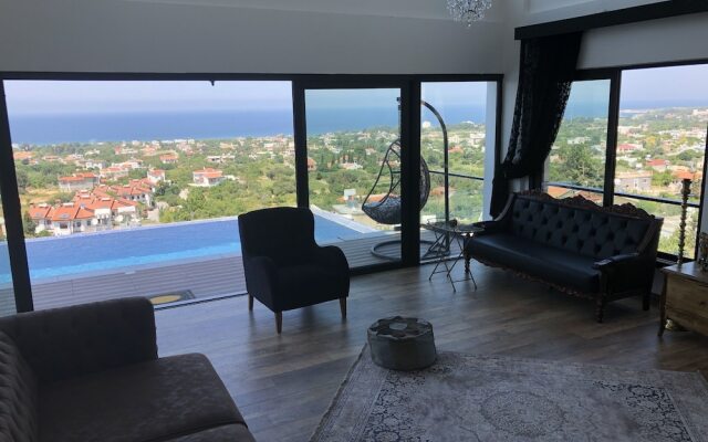 Ultra Lux Sea View Villa in Kyrenia