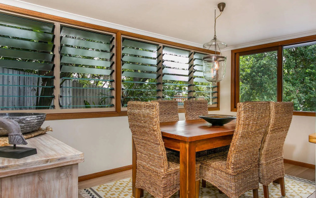 Bottlebrush Cottage