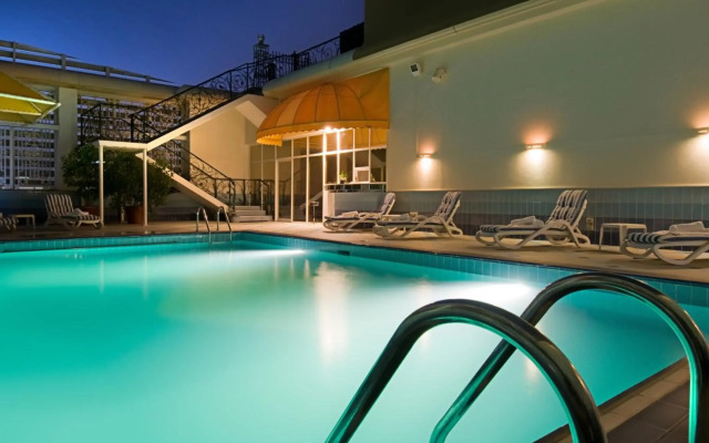 Copthorne Downtown Abu Dhabi Hotel