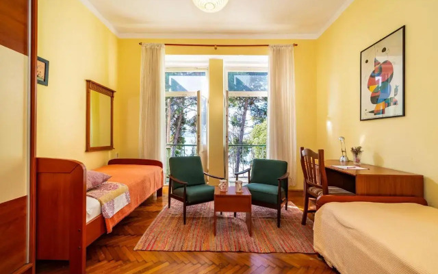 Hostel Kolovare