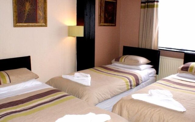 Tudor Lodge Hotel