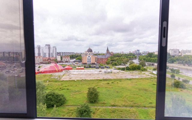 Apart Mari на набережной Генерала Карбышева 4