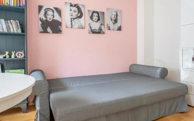 ID 7030 - Private Apartment