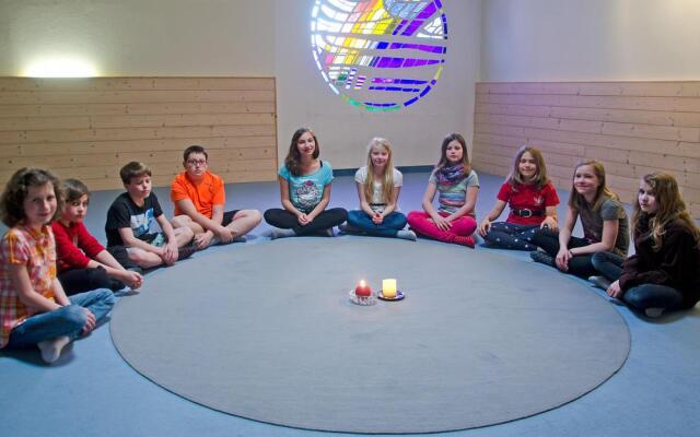 Karlingerhaus Hotel Hostel Home